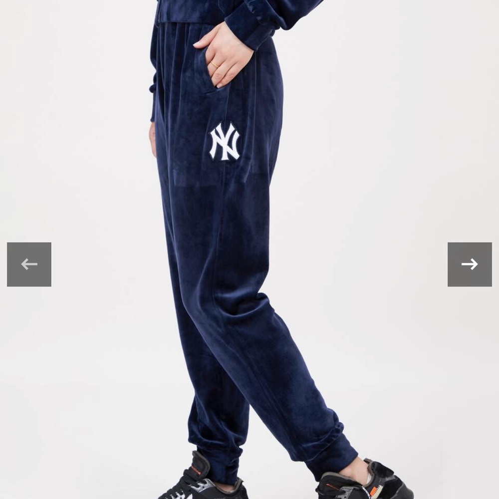 Women velour NY YANKEES joggers
